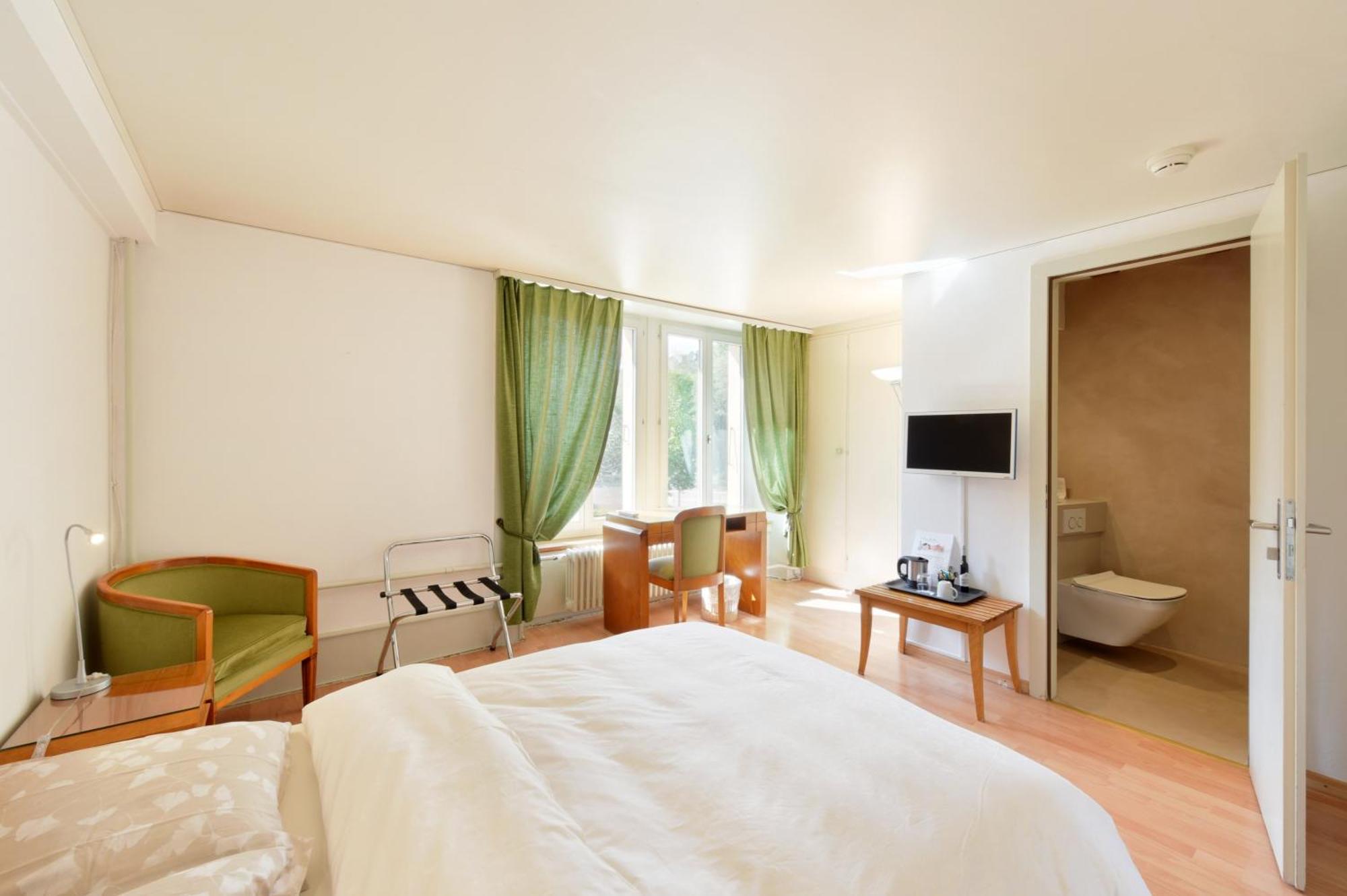 Hotel De L'Aigle Couvet Cameră foto