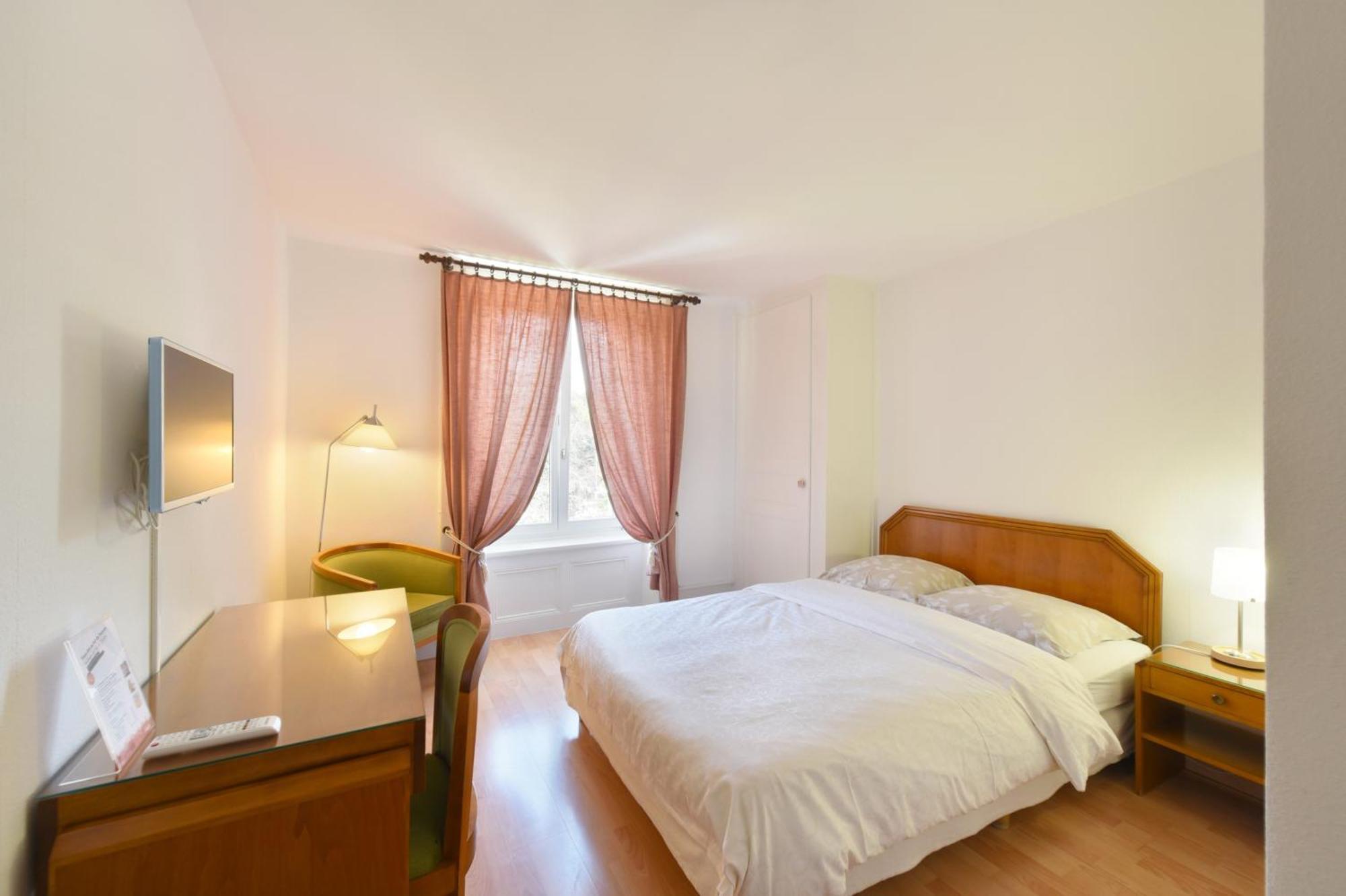 Hotel De L'Aigle Couvet Cameră foto