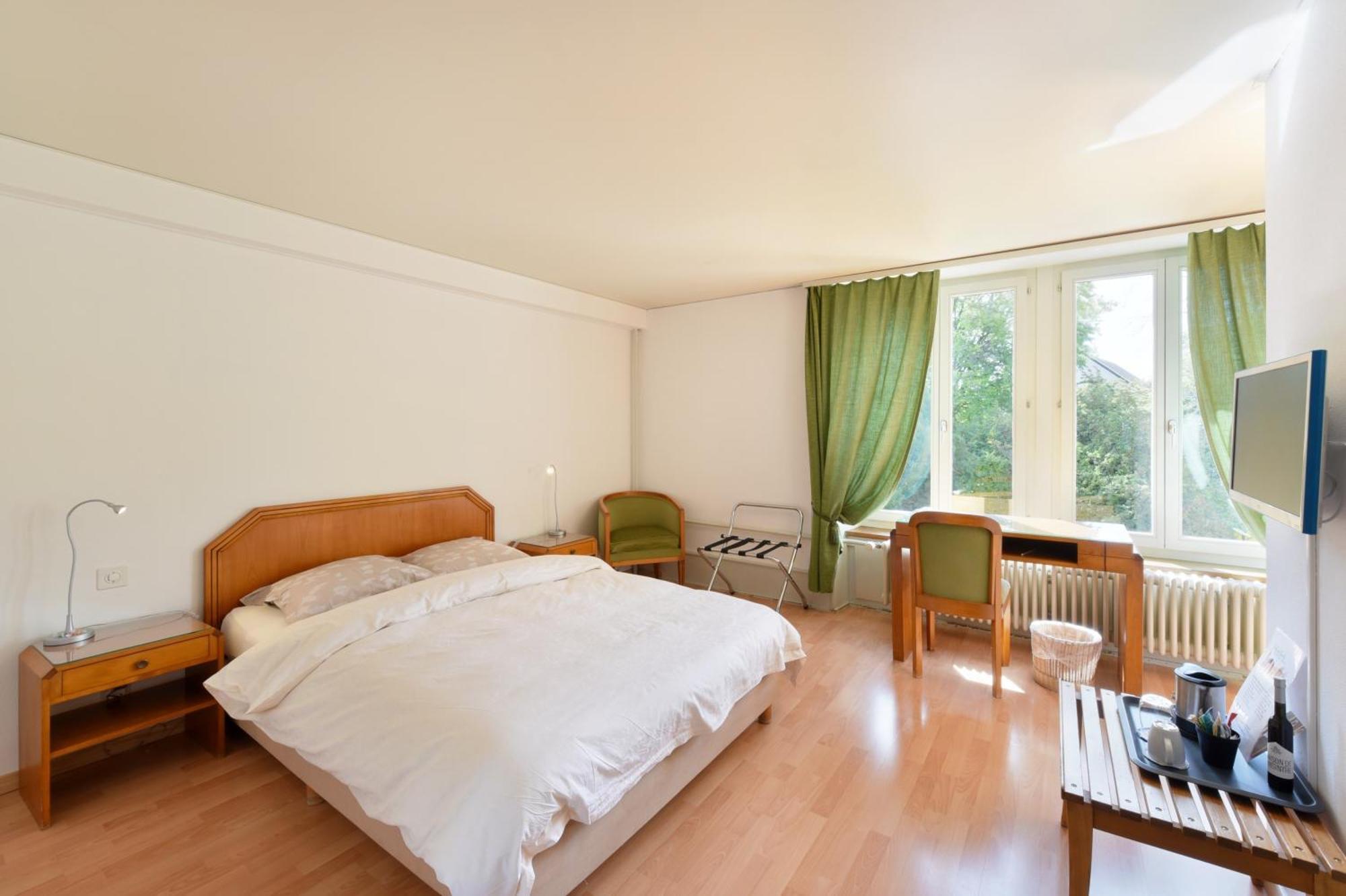 Hotel De L'Aigle Couvet Cameră foto