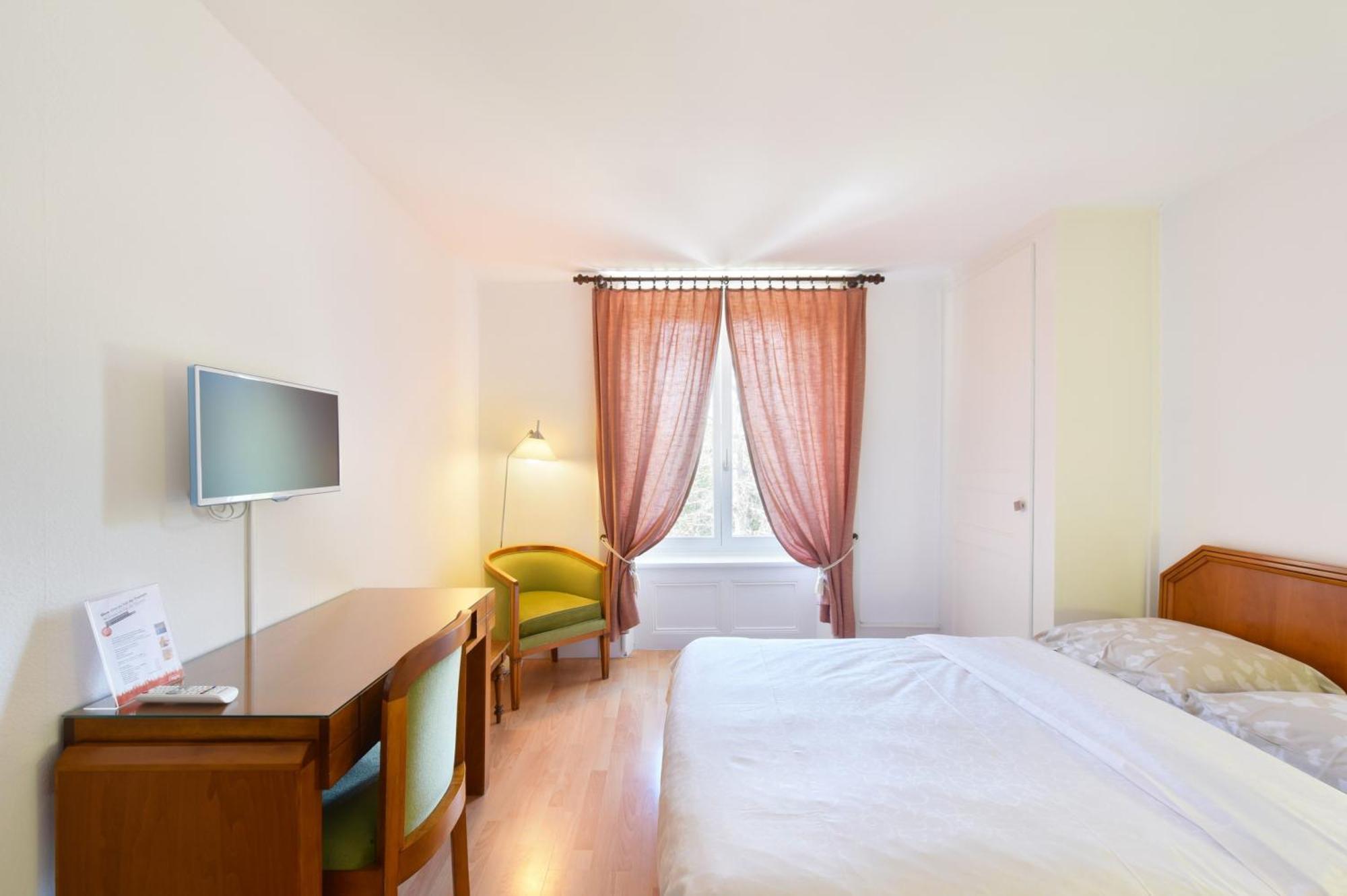 Hotel De L'Aigle Couvet Cameră foto