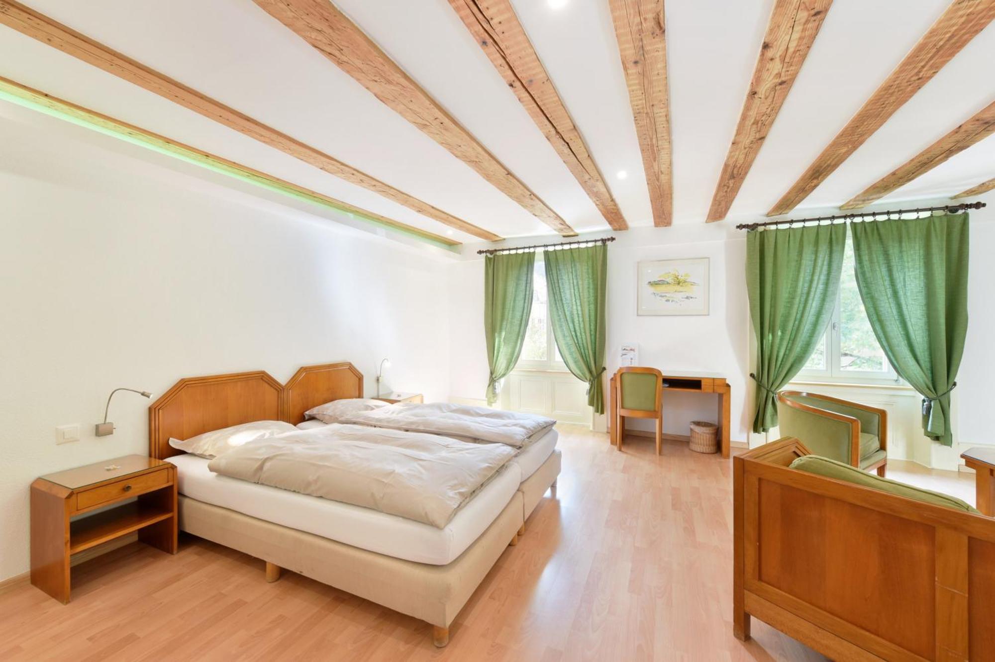 Hotel De L'Aigle Couvet Cameră foto